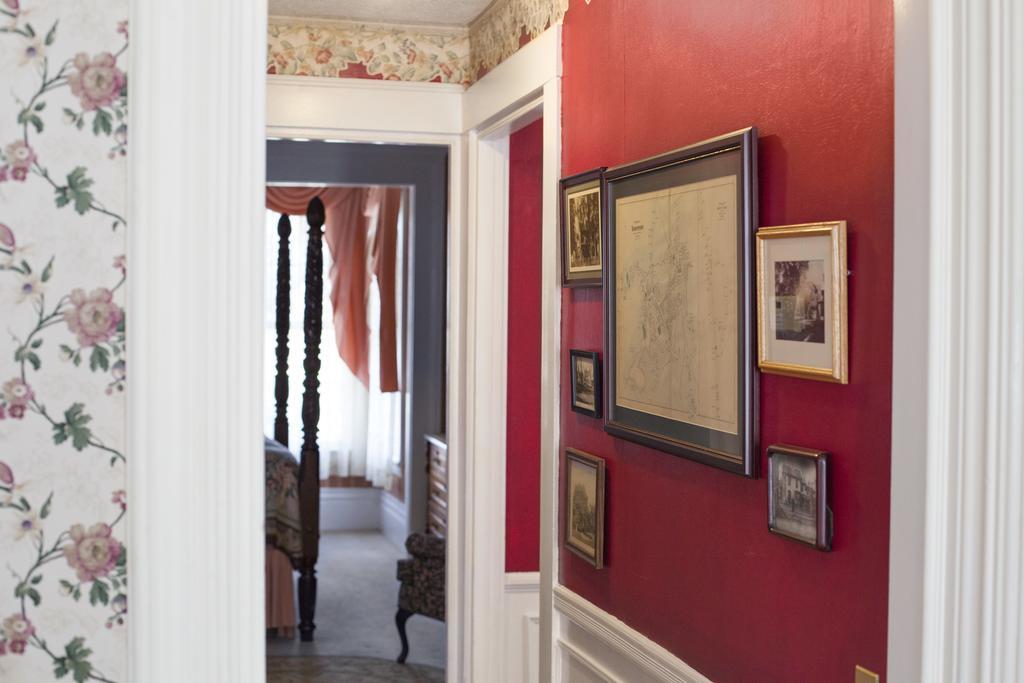 ساندويتش Isaiah Jones Homestead Bed And Breakfast المظهر الخارجي الصورة