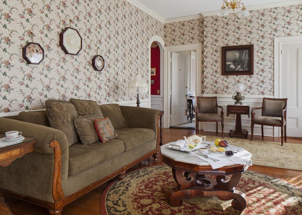 ساندويتش Isaiah Jones Homestead Bed And Breakfast المظهر الخارجي الصورة