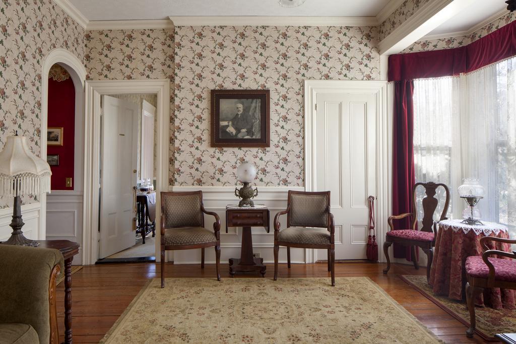 ساندويتش Isaiah Jones Homestead Bed And Breakfast المظهر الخارجي الصورة