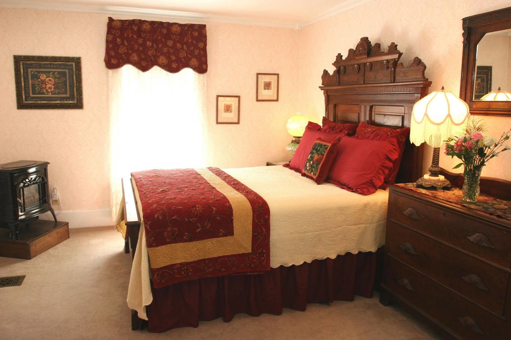 ساندويتش Isaiah Jones Homestead Bed And Breakfast المظهر الخارجي الصورة