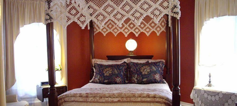 ساندويتش Isaiah Jones Homestead Bed And Breakfast المظهر الخارجي الصورة